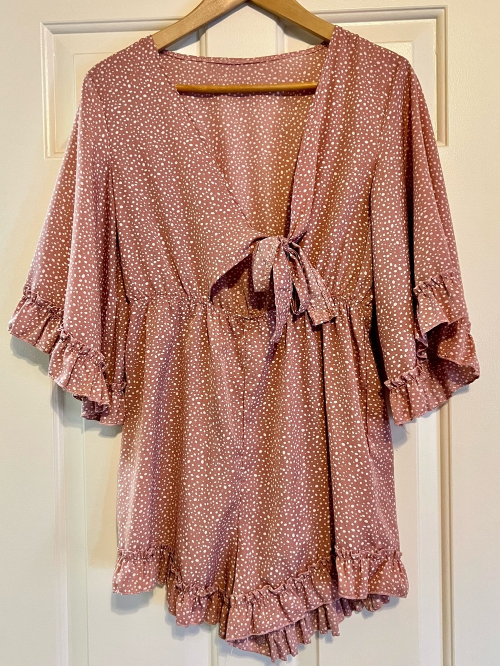 SHEIN Dusty Rose Spotted Tie-Front Ruffle Romper - Size M (6)